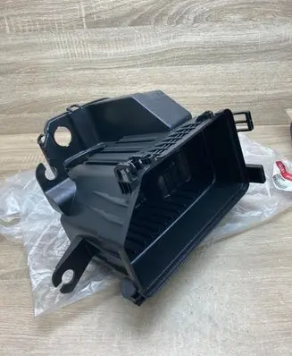 KIA Rio Air filter box 281121W000