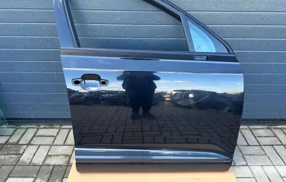 Audi Q7 4M Front door