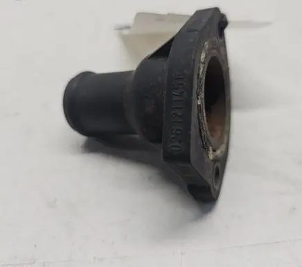 Volkswagen Golf III Engine coolant pipe/hose 026121145E