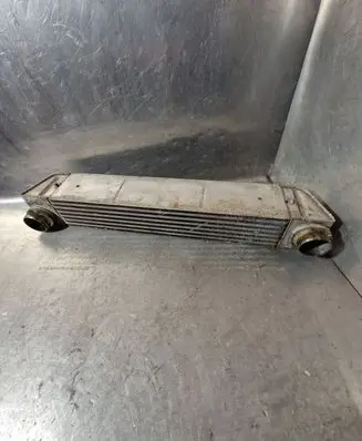 BMW 5 E60 E61 Intercooler radiator 7795823 F6438000