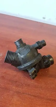 BMW 1 E81 E87 Thermostat/thermostat housing 7552403