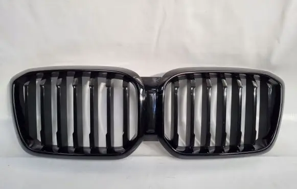 BMW X3 G01 Front bumper upper radiator grill 10627111
