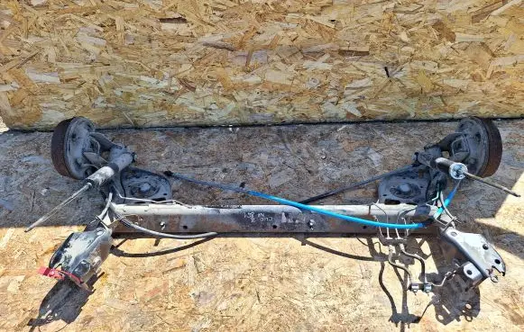 Renault Clio III Rear axle beam 