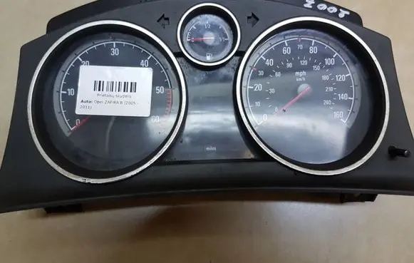 Opel Zafira B Speedometer (instrument cluster) 13243054
