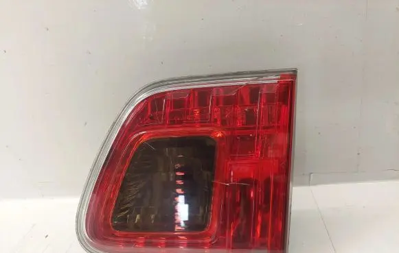 Toyota Avensis T270 Tailgate rear/tail lights 8158105110