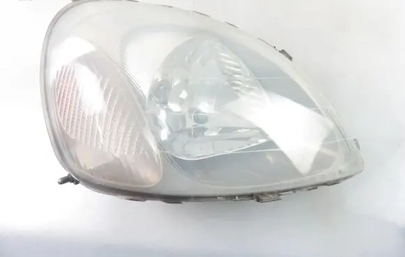 Toyota Yaris Headlight/headlamp