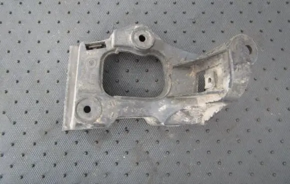 Audi A6 S6 C5 4B Front bumper mounting bracket 4b0853922b