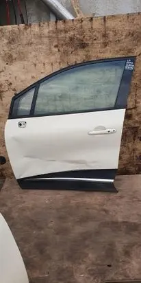 Renault Captur Front door LAKDVD16