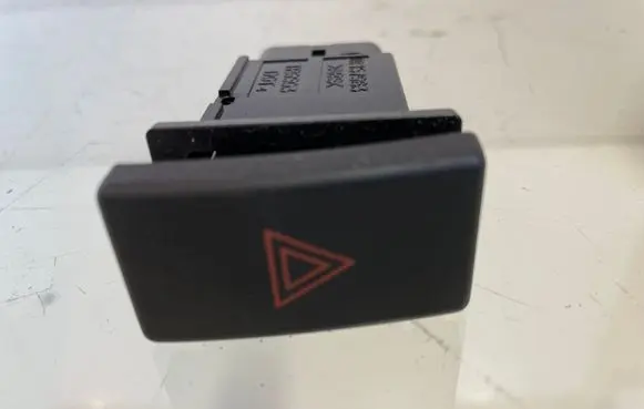 Toyota Avensis T250 Hazard light switch 157963 TR9503