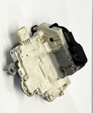 Audi A4 S4 B7 8E 8H Front door lock 8E1837016AA