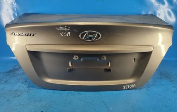 Hyundai Accent V Tailgate/trunk/boot lid 692001R020