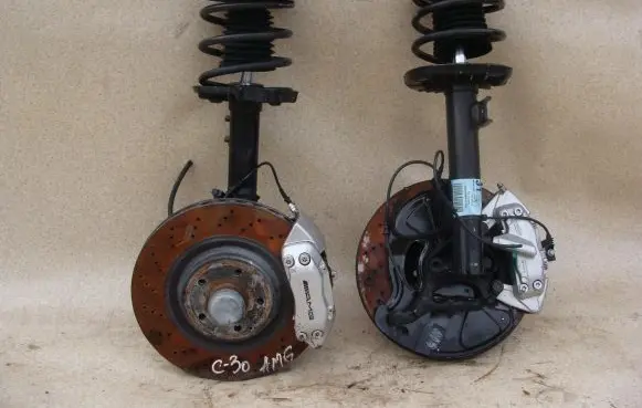 Mercedes-Benz C AMG W203 Front wheel hub spindle knuckle