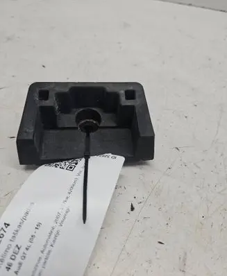 Audi Q7 4L Jacking socket point 7L8804123