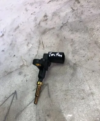 Volkswagen Touran III Coolant temperature sensor 04e919501b