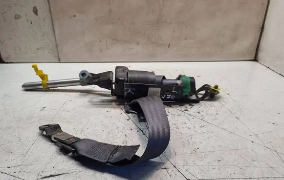 Volvo V70 Front seatbelt 8626244