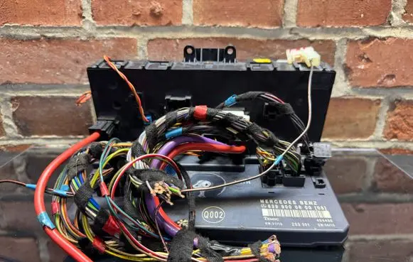 Mercedes-Benz Vito Viano W639 Comfort/convenience module 6399000800