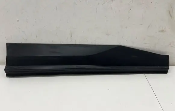 Peugeot 3008 III Front door trim (molding) 98397633XT