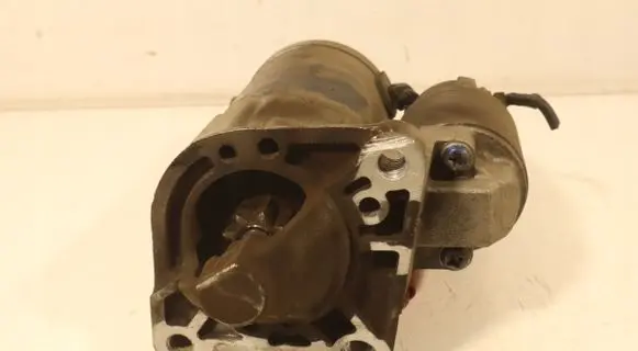Dacia Sandero Starter motor 8200815083