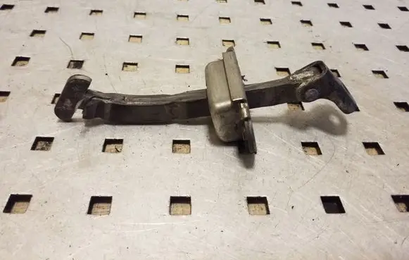 Toyota Auris E180 Rear door check strap stopper