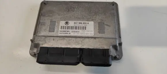 Skoda Fabia Mk1 (6Y) Engine control unit/module 047906033A 5WP4330305 949422