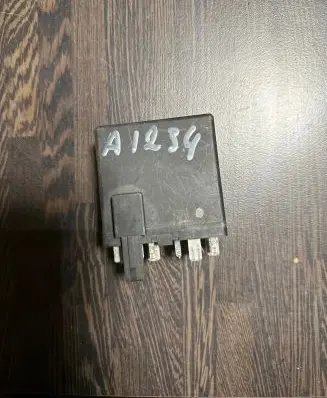 Volkswagen Polo III 6N 6N2 6NF Other relay 028906125B 05340422