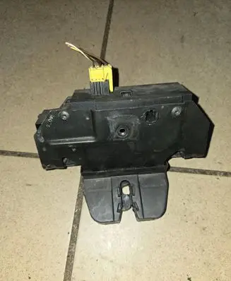 Opel Signum Tailgate/trunk/boot lock/catch/latch 495072894