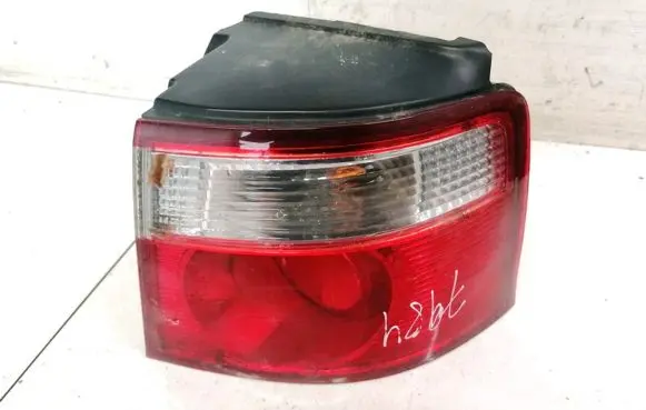 KIA Carens I Rear/tail lights