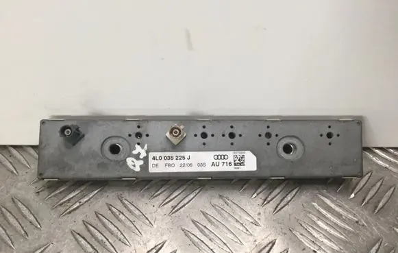 Audi Q7 4L Aerial antenna amplifier 4L0035225J