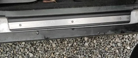Sill/side skirt trim