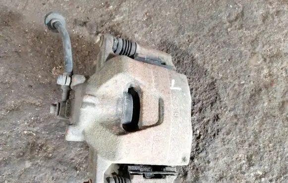Chevrolet Orlando Front brake caliper