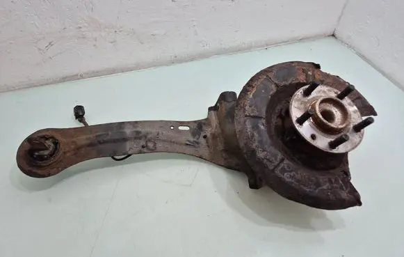 Volvo V40 Rear wheel hub spindle/knuckle 
