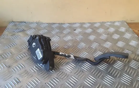 Volkswagen PASSAT B5.5 Accelerator throttle pedal 8E2721523C 6PV00777033