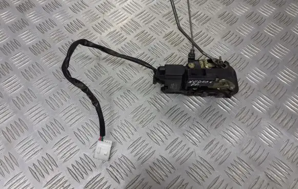 Mazda Xedos 6 Front door lock 152800-7150