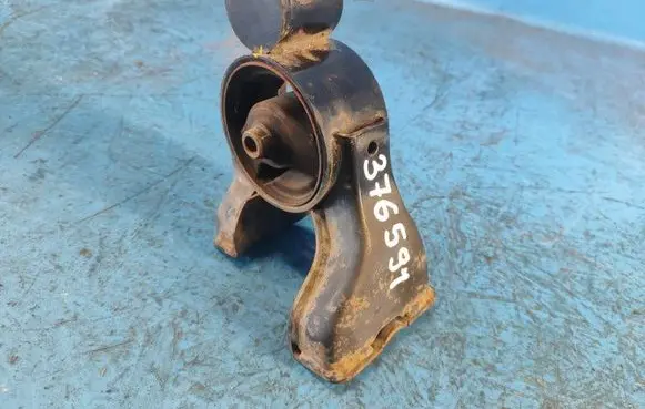 Hyundai Sonata Engine mount bracket 219303S050