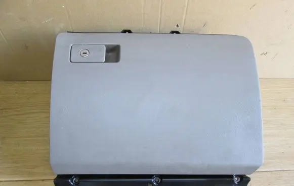 Volkswagen PASSAT B6 Glove box 3C1857114 T0024226 P0108494