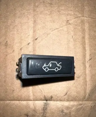 Tailgate opening switch