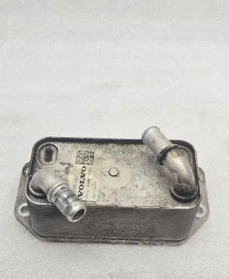 Volvo XC90 Oil filter mounting bracket 31368636