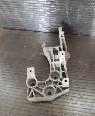 Opel Mokka A/C compressor mount bracket 55576769