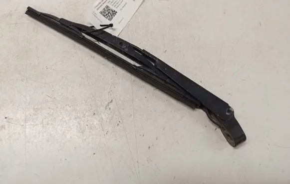 Ford C-MAX I Rear wiper blade arm 3M51R17526AB