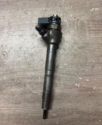 Volkswagen Golf VII Fuel injector 04L130277G 130277G