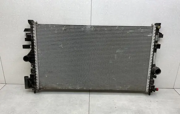 Opel Insignia A Coolant radiator