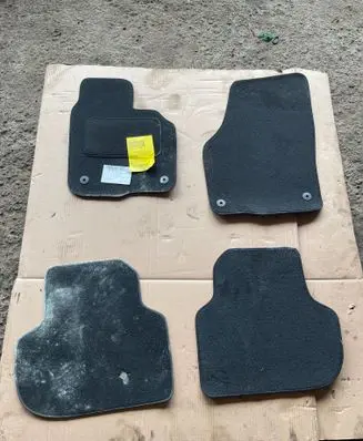 Volkswagen Jetta VI Car floor mat set 