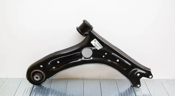 Volkswagen Jetta VI Front lower control arm/wishbone 5C0407152D
