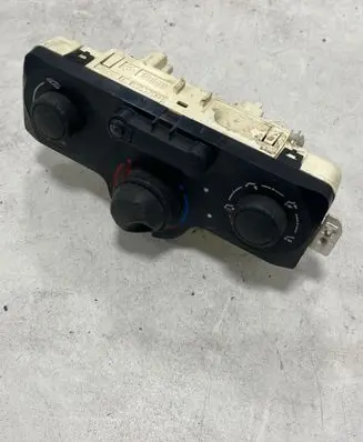 Renault Clio III Climate control unit 69597003