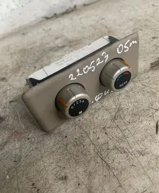 Nissan Quest Climate control unit 27501zf006