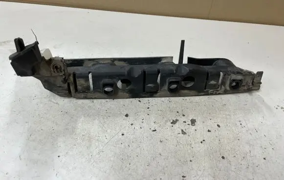 Peugeot 407 Front bumper mounting bracket 1857265916 9644645780
