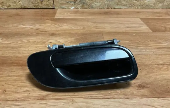 Volvo V70 Front door exterior handle 
