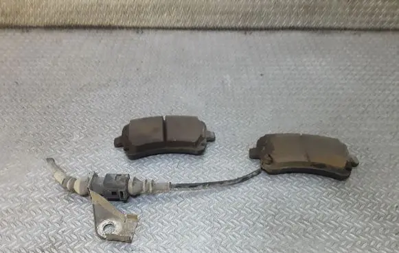 Volkswagen Transporter - Caravelle T5 Brake pads (front) 