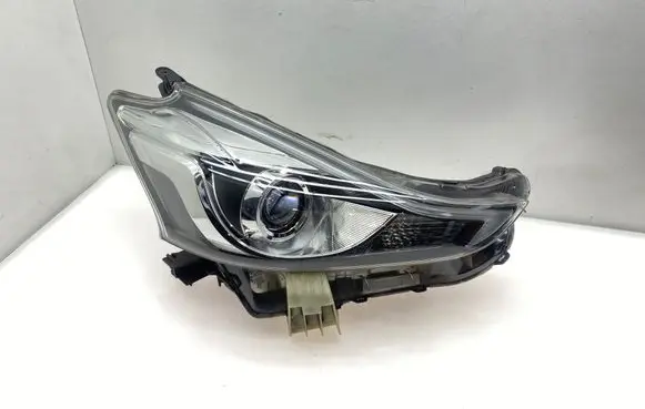 Toyota Prius+ (ZVW40) Headlight/headlamp