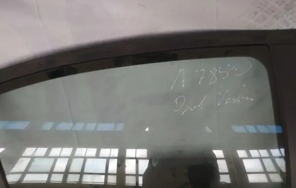 Opel Vectra C Rear door window glass 